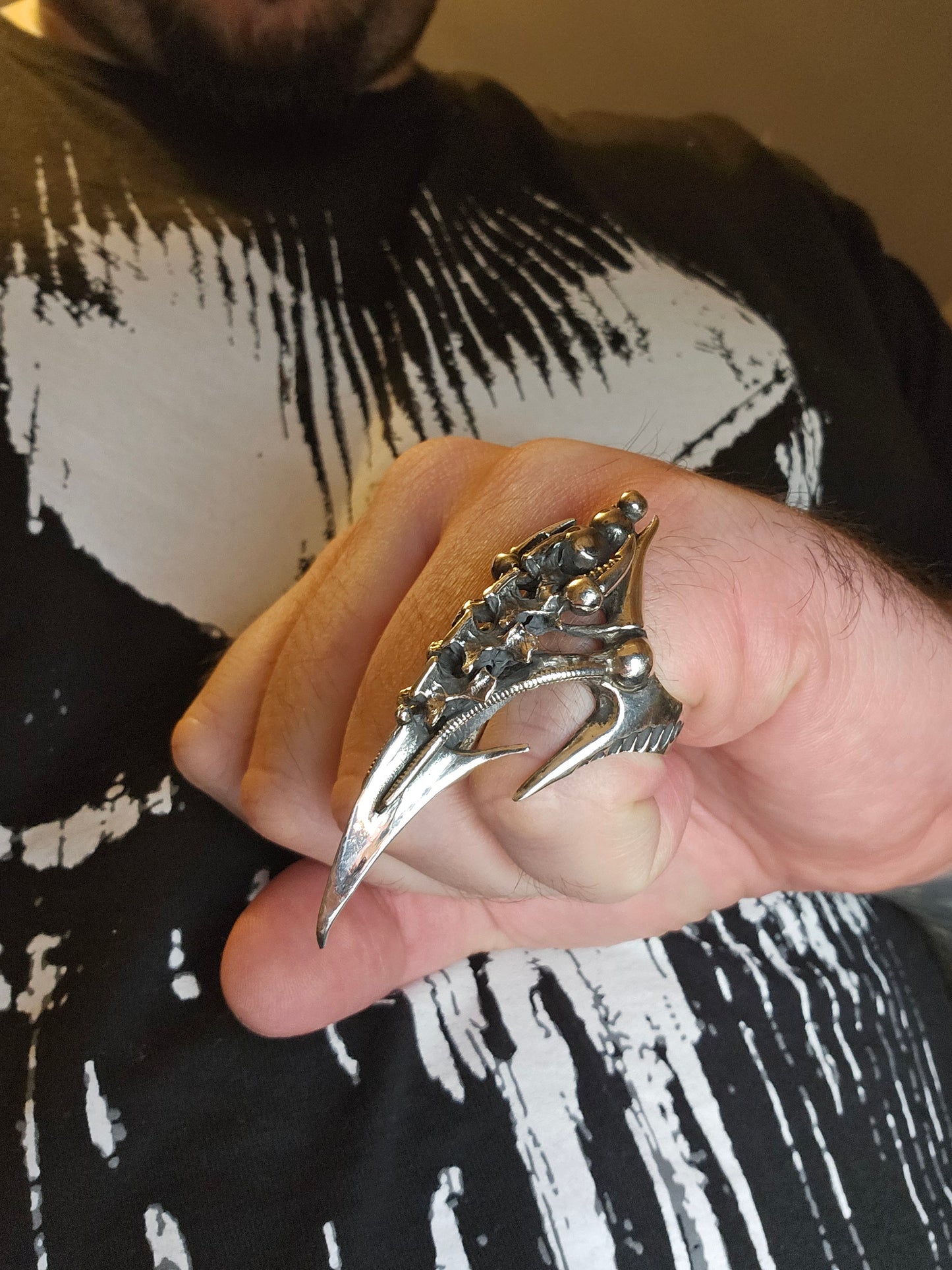 BIOMECHANICAL SILVER 925 CLAW RING. GOTHIC. UK Size T
