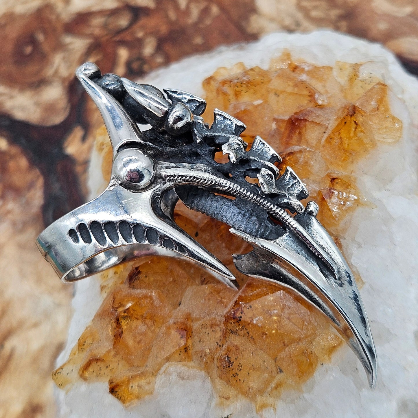 BIOMECHANICAL SILVER 925 CLAW RING. GOTHIC. UK Size T